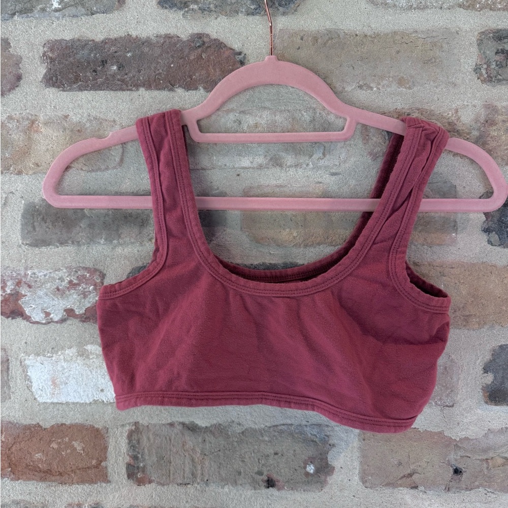 Chic Burgundy Cropped Tank